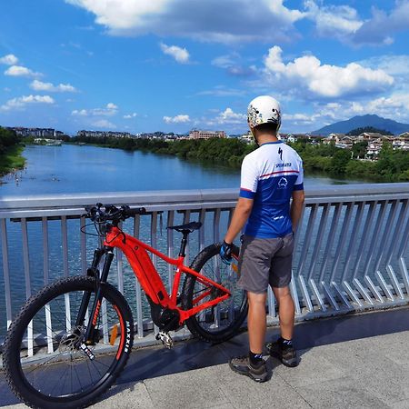 Guilin Bonjour Boutique Hotel- Free Pick Up Service Over 3 Nights Екстериор снимка